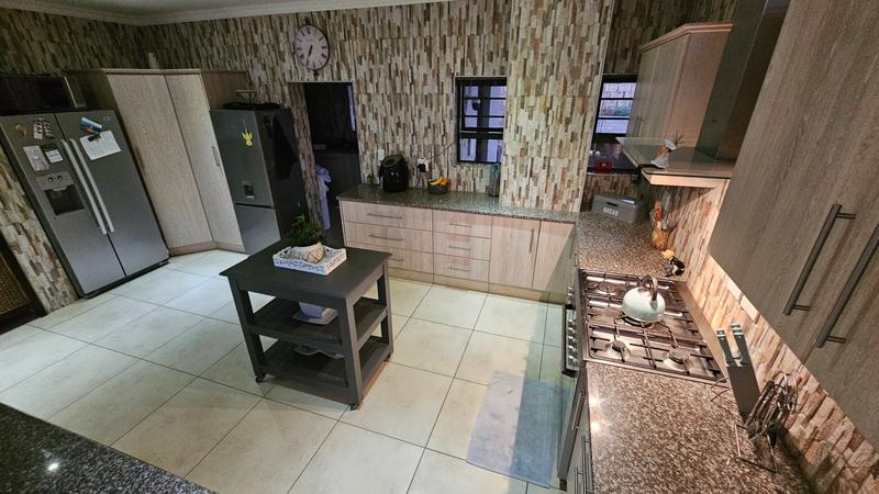 5 Bedroom Property for Sale in Dana Bay Western Cape